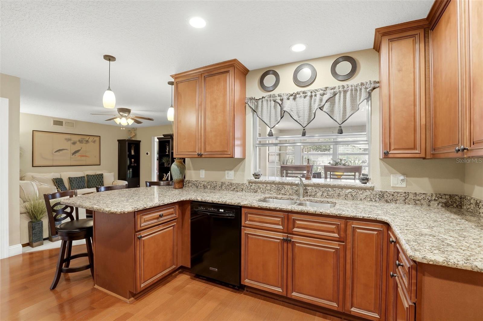 PRIMA VISTA - Residential