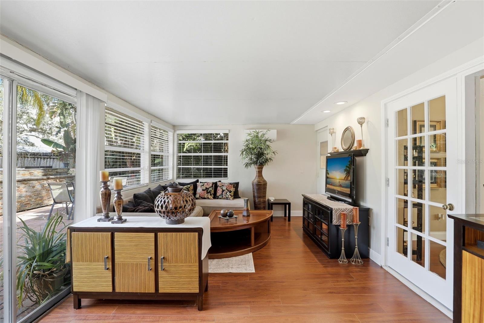 PRIMA VISTA - Residential