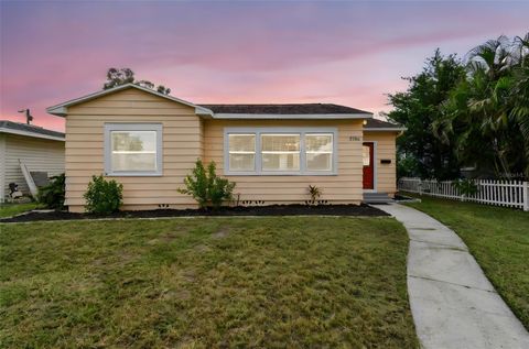 Photo of 2705 7th Avenue N, St Petersburg, FL 33713 (MLS # TB8424659)