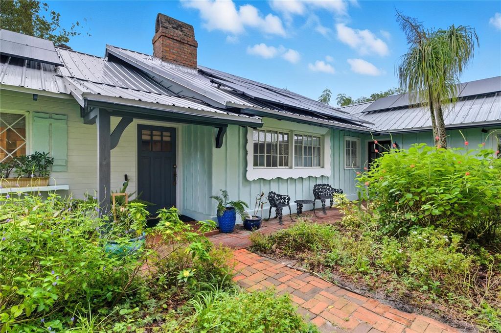 Photo of 1923 Linden Road, Winter Park, FL 32792 (MLS # O6350680)