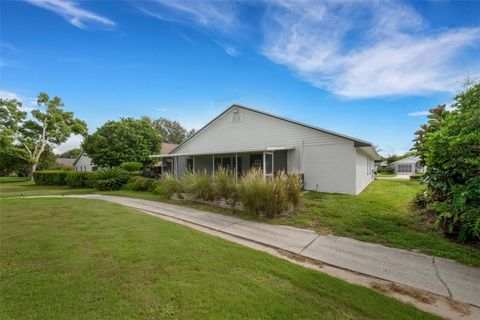 A home in LAKELAND