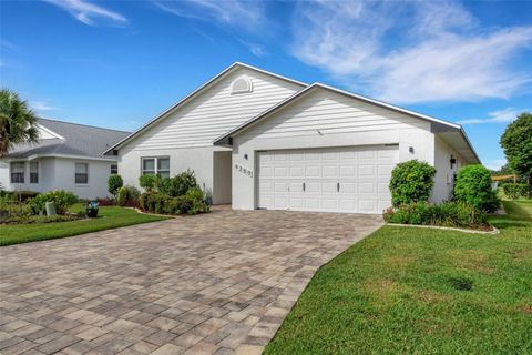 A home in LAKELAND