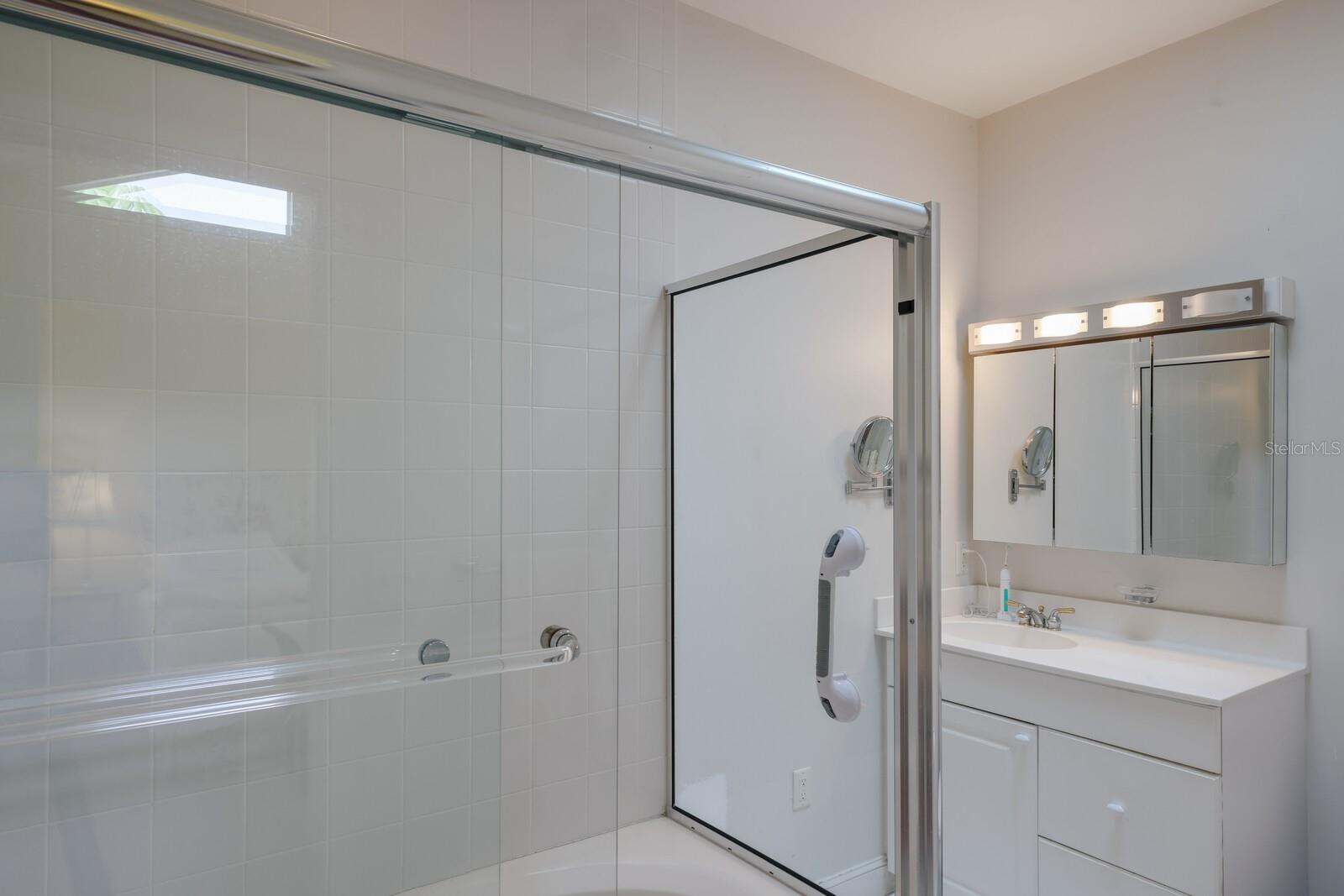 SOMERSET SHORES SUB - Residential