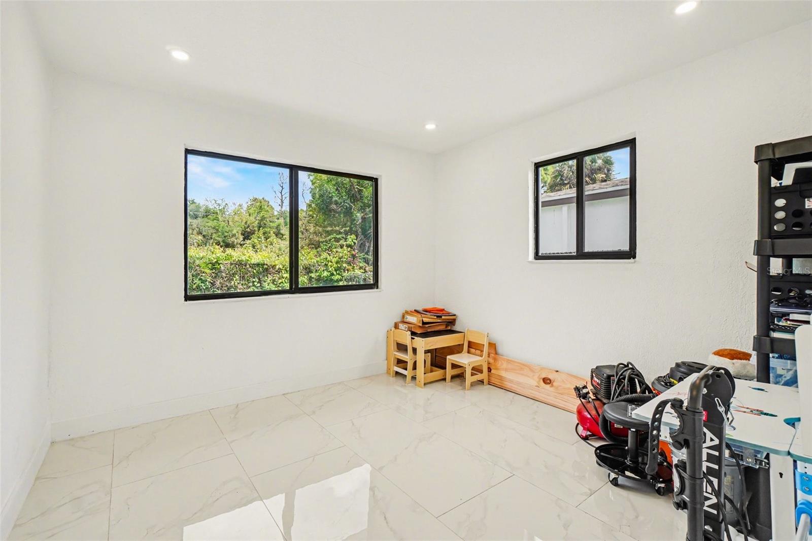 HOLEUSA ESTATES - Residential