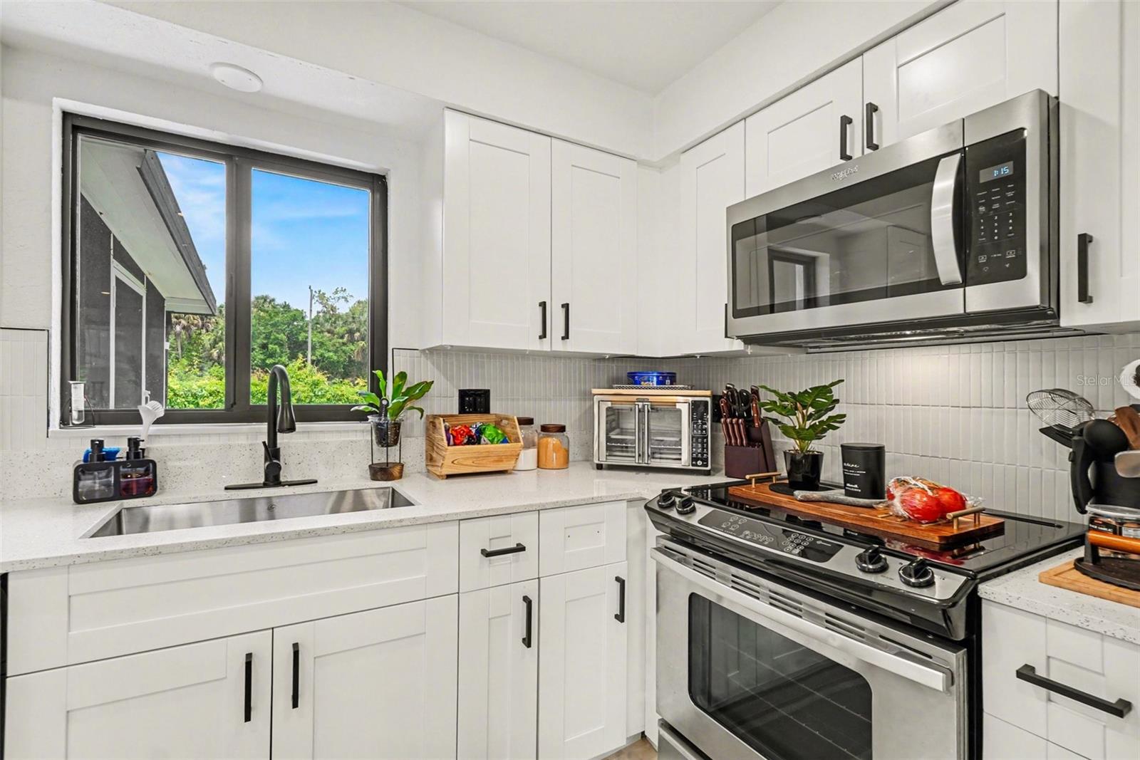 HOLEUSA ESTATES - Residential