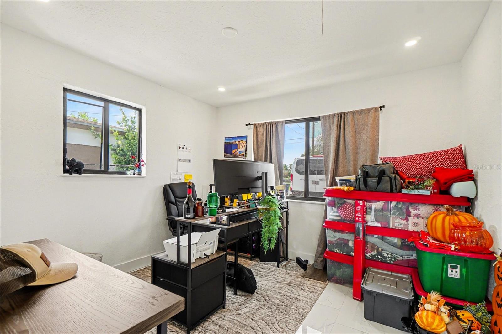 HOLEUSA ESTATES - Residential