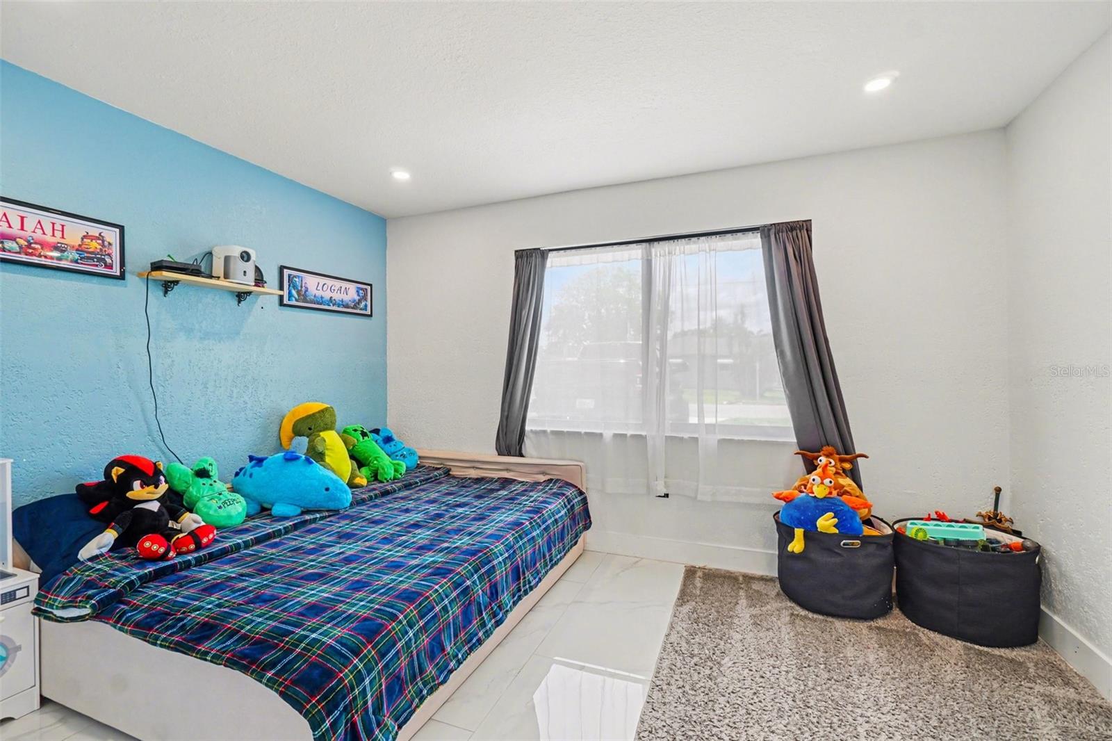 HOLEUSA ESTATES - Residential