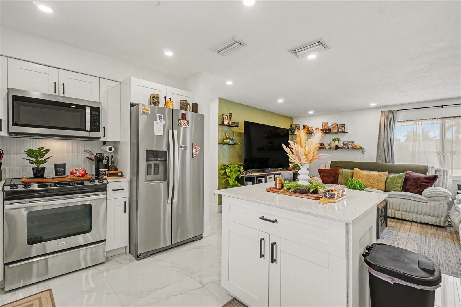 HOLEUSA ESTATES - Residential