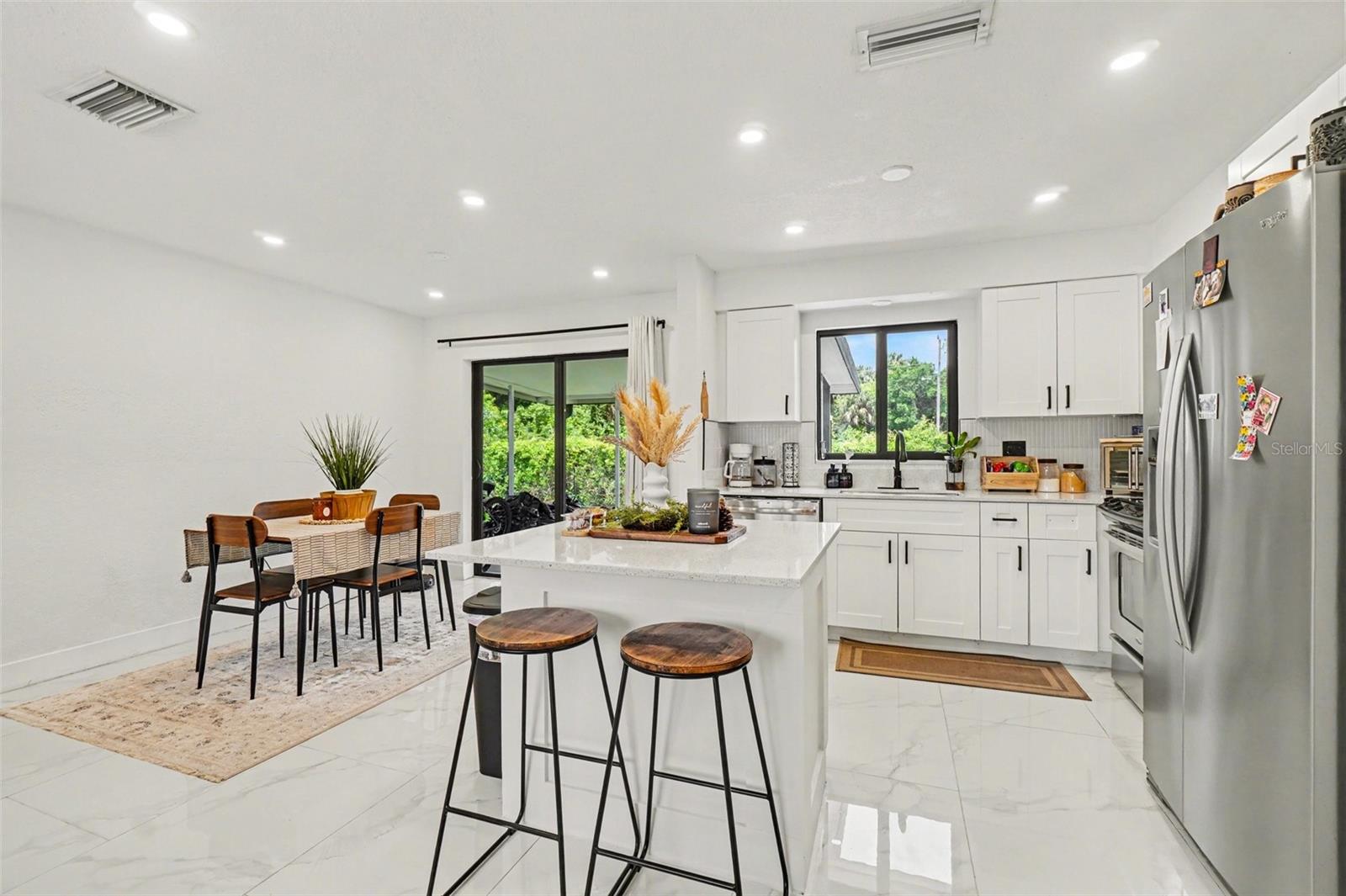 HOLEUSA ESTATES - Residential