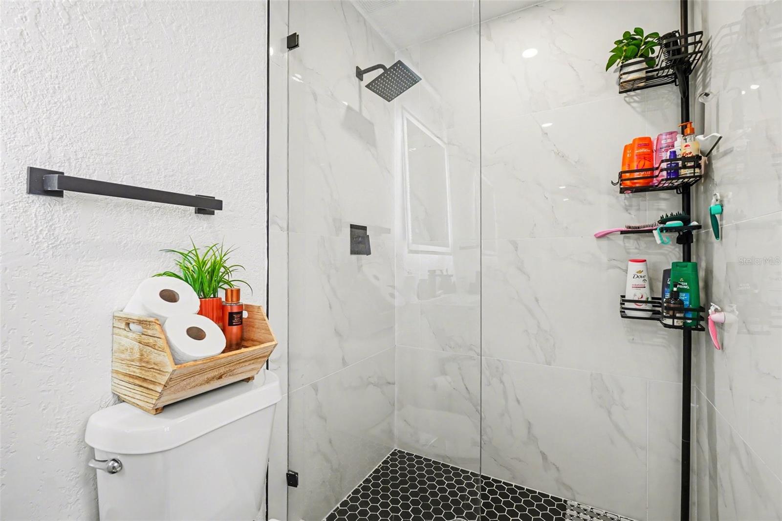 HOLEUSA ESTATES - Residential