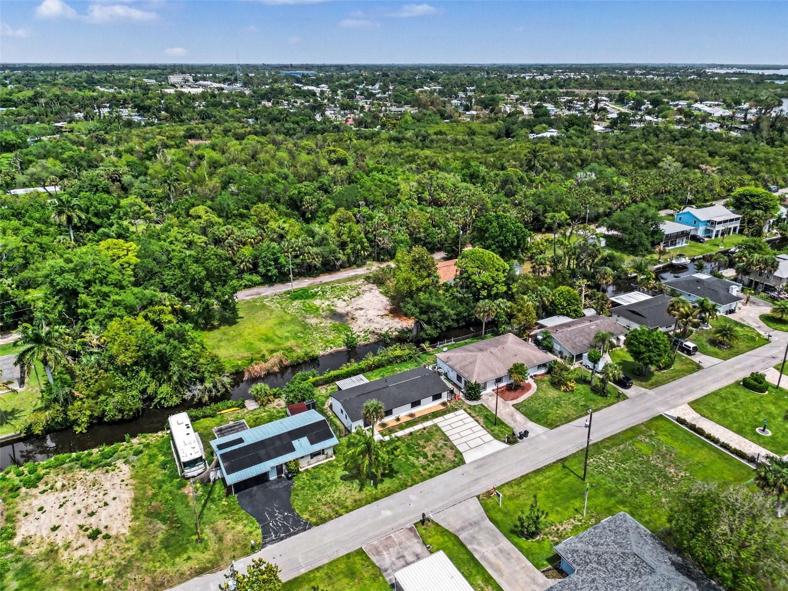 HOLEUSA ESTATES - Residential