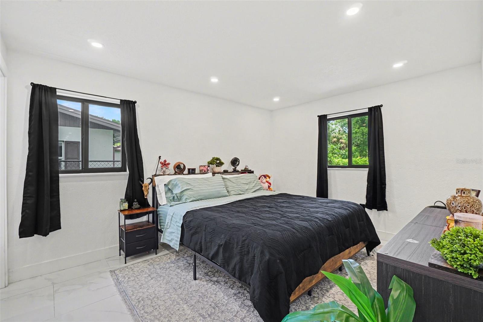 HOLEUSA ESTATES - Residential