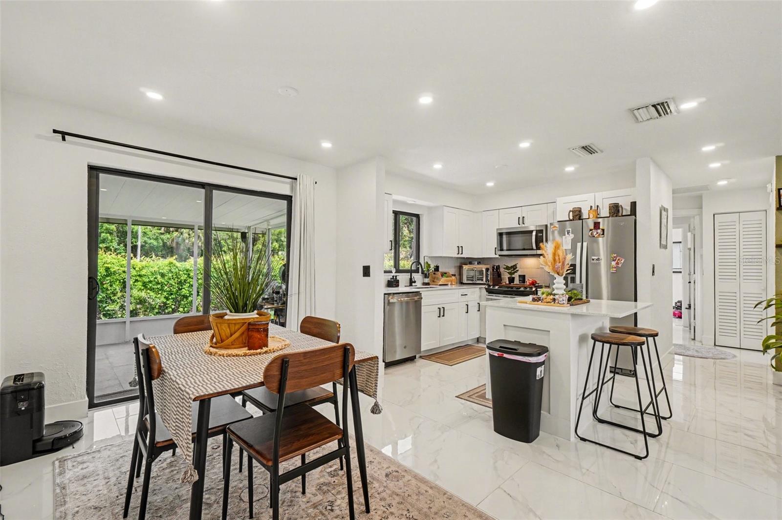 HOLEUSA ESTATES - Residential