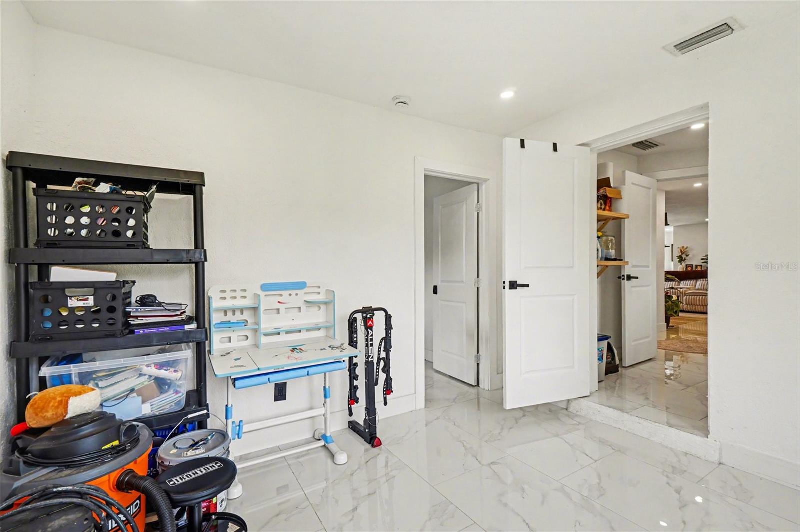 HOLEUSA ESTATES - Residential