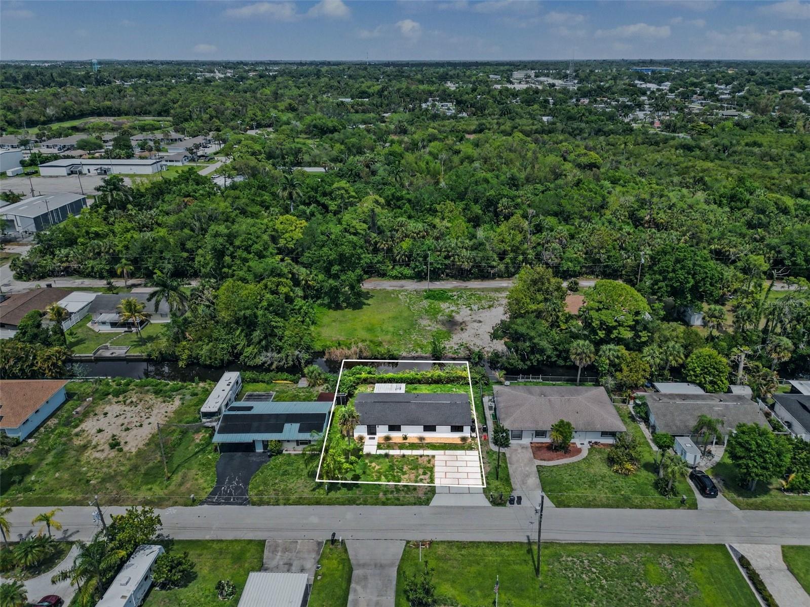 HOLEUSA ESTATES - Residential