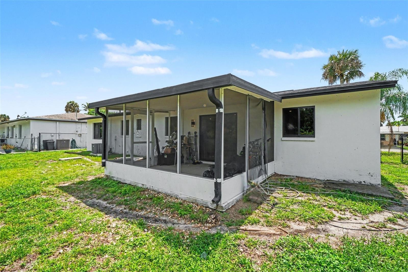 HOLEUSA ESTATES - Residential