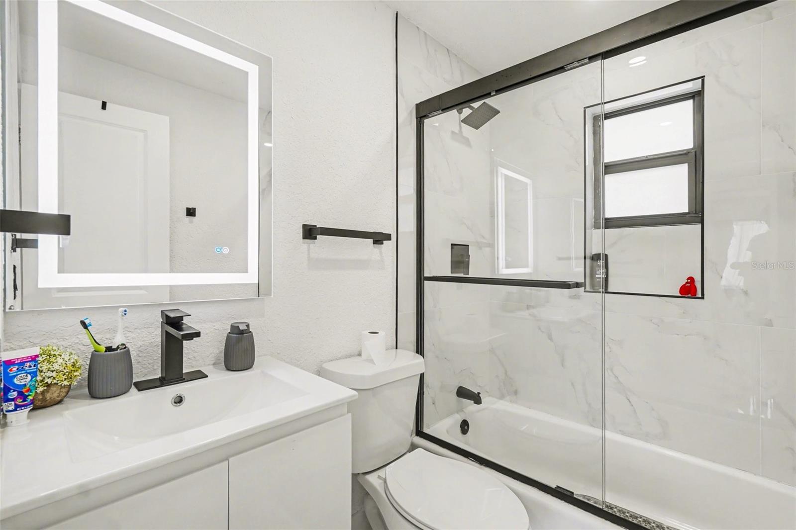 HOLEUSA ESTATES - Residential