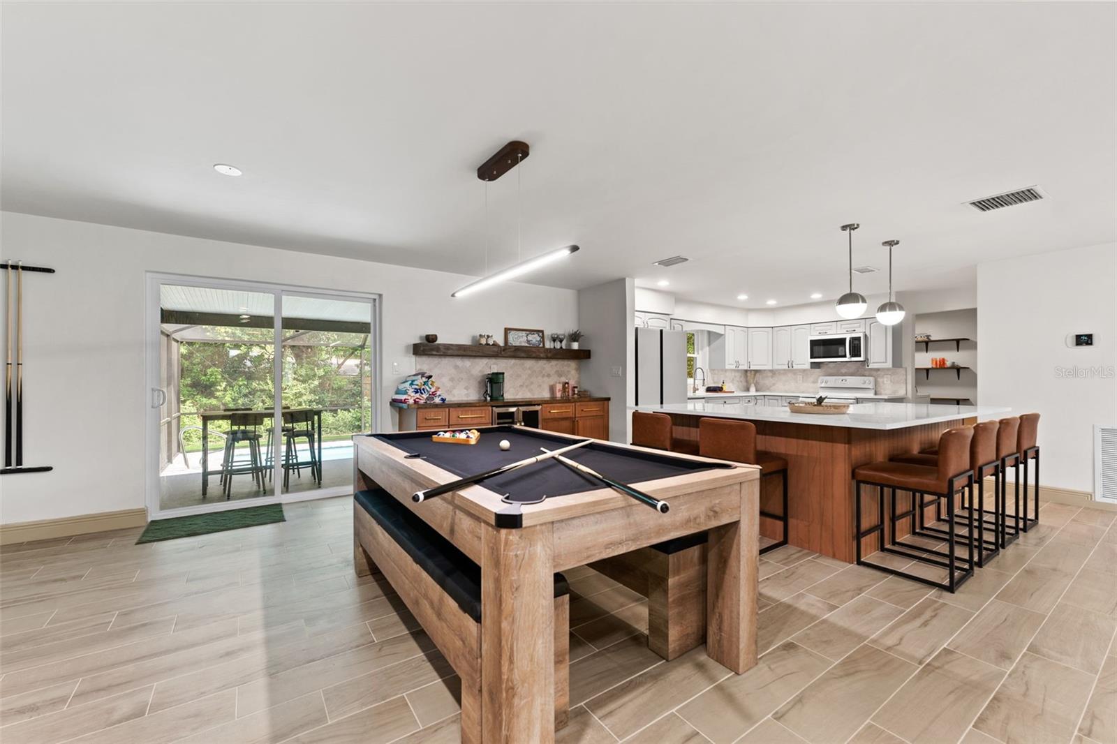 LAKE LELA MANOR 1ST ADD - Residential