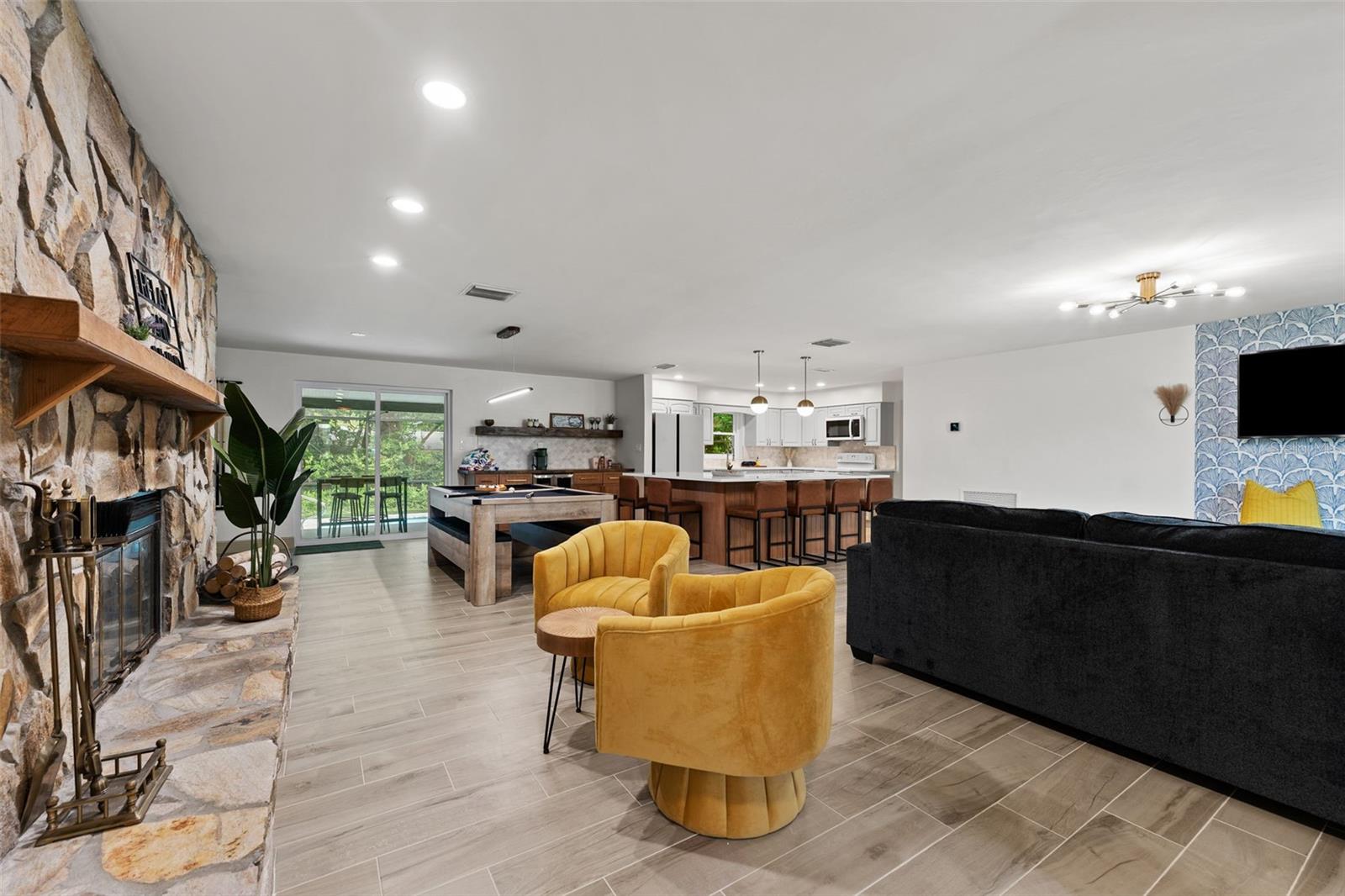 LAKE LELA MANOR 1ST ADD - Residential