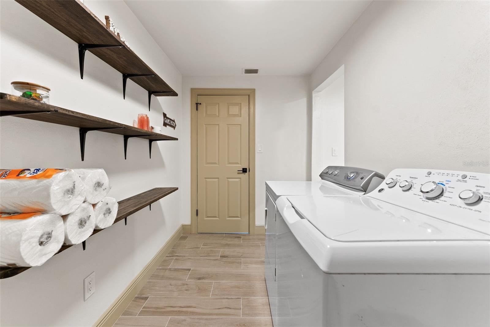 LAKE LELA MANOR 1ST ADD - Residential