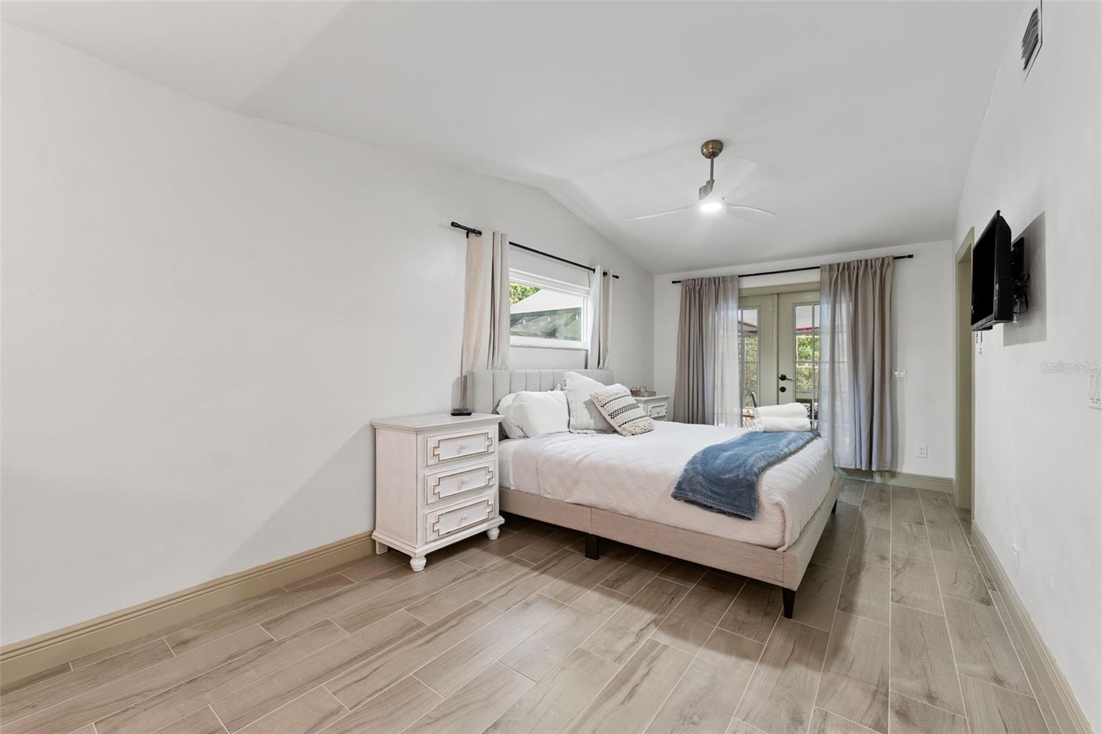 LAKE LELA MANOR 1ST ADD - Residential