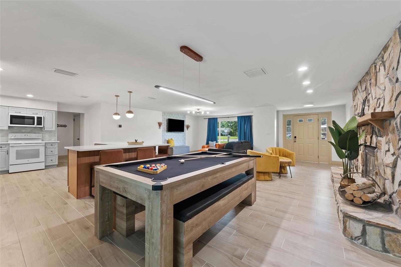 LAKE LELA MANOR 1ST ADD - Residential