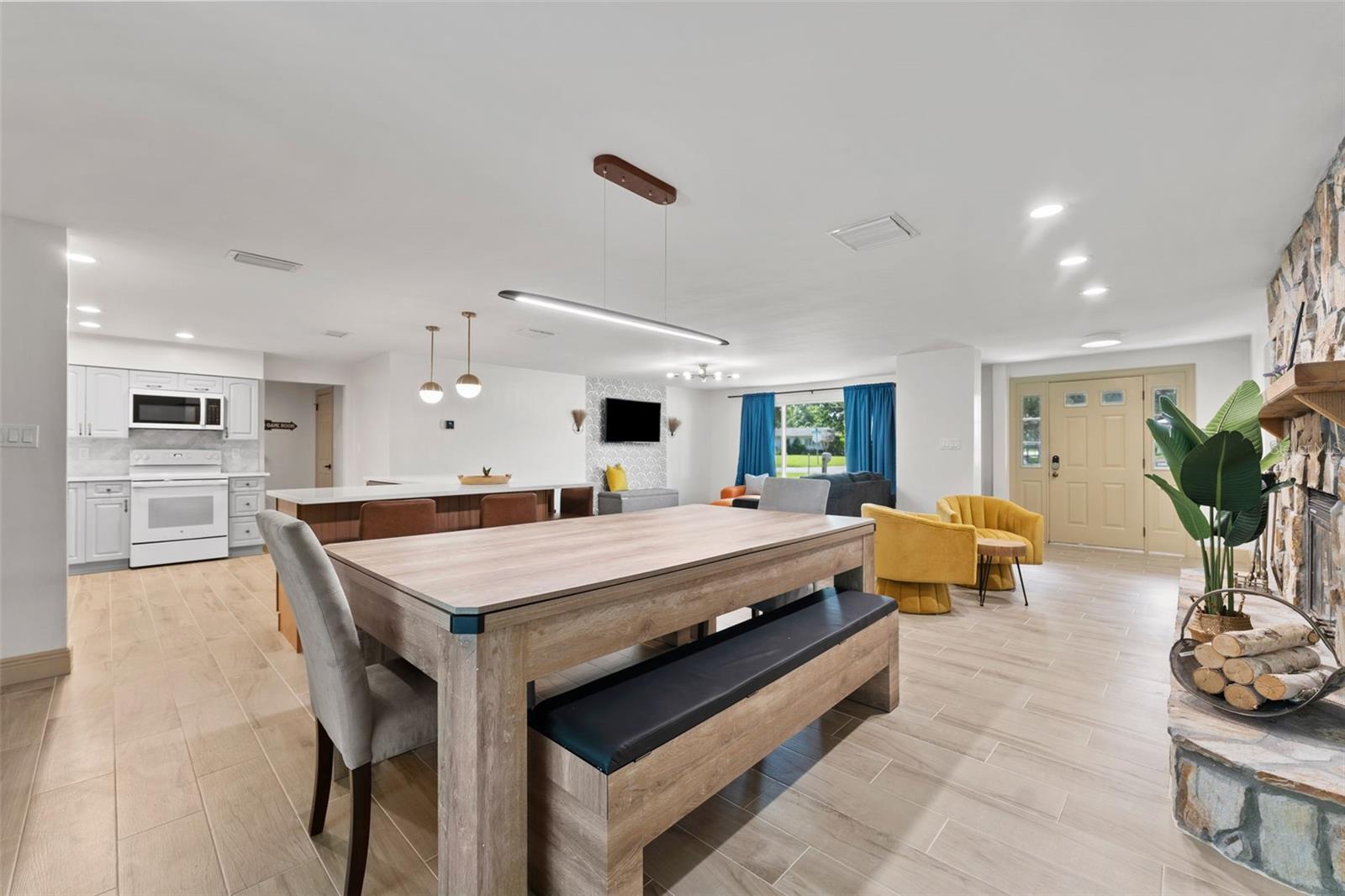 LAKE LELA MANOR 1ST ADD - Residential