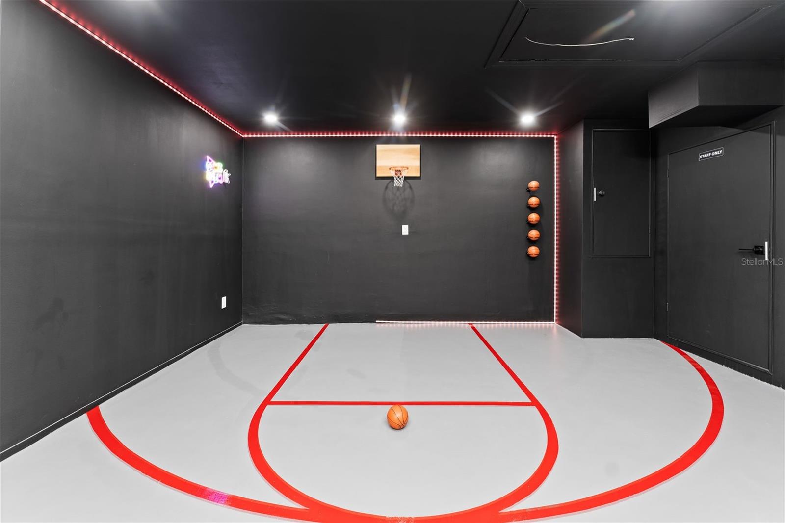 LAKE LELA MANOR 1ST ADD - Residential