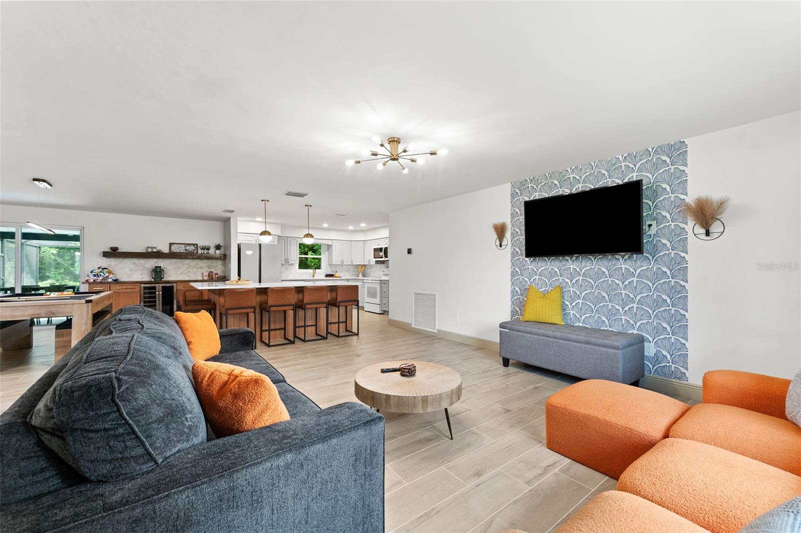 LAKE LELA MANOR 1ST ADD - Residential