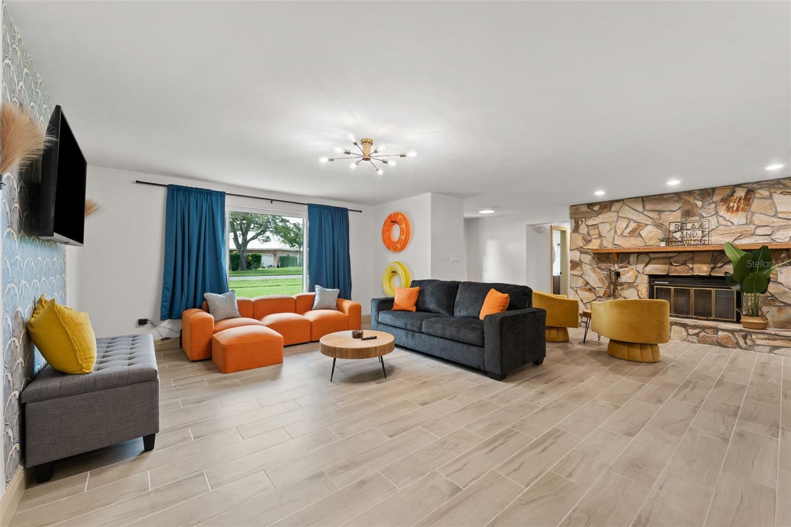 LAKE LELA MANOR 1ST ADD - Residential