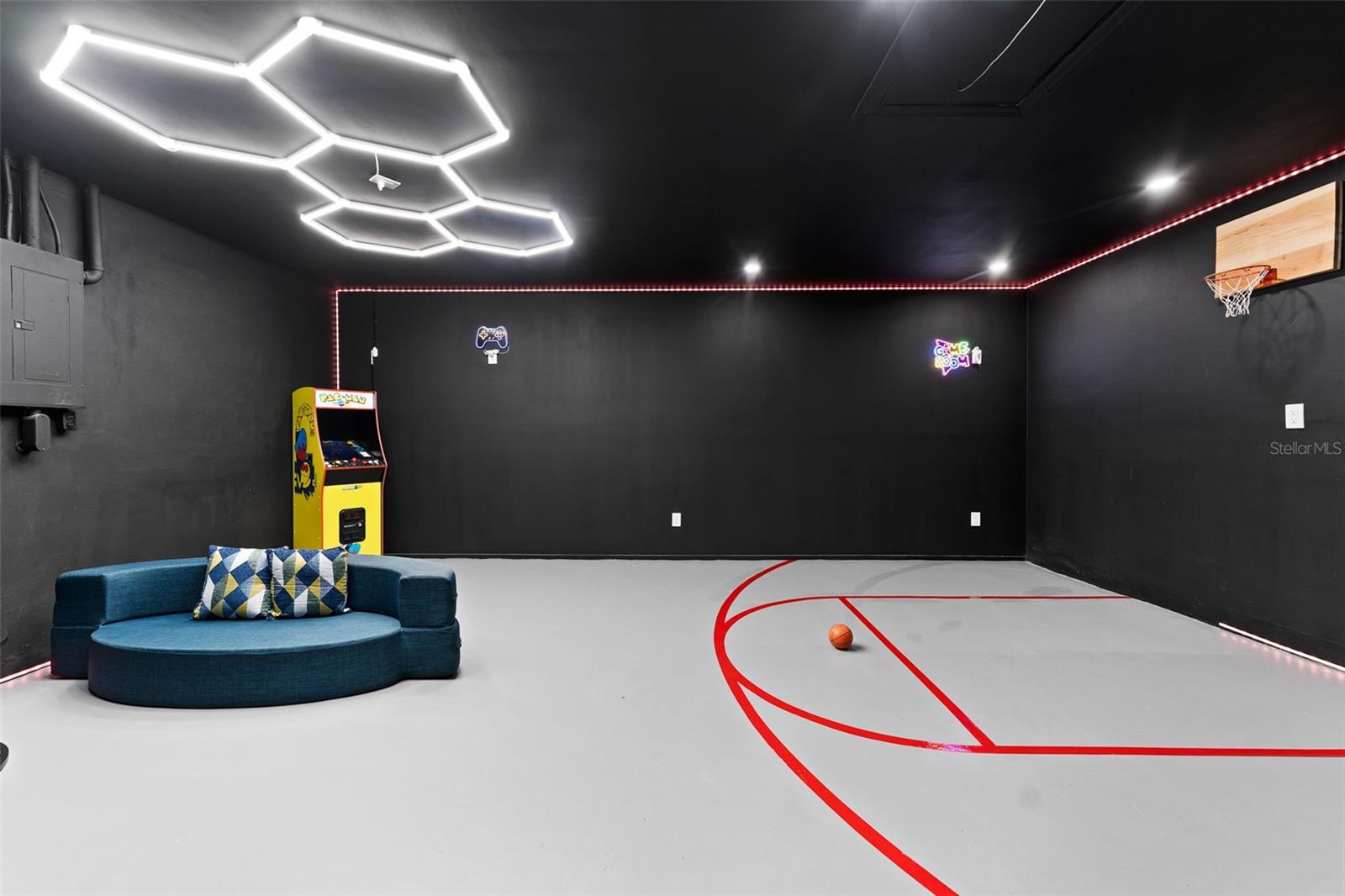 LAKE LELA MANOR 1ST ADD - Residential