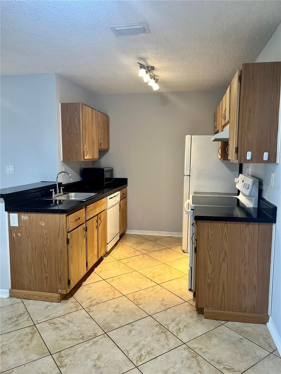 ITOPIA PRIVATE RESIDENCES CONDO - Residential Lease