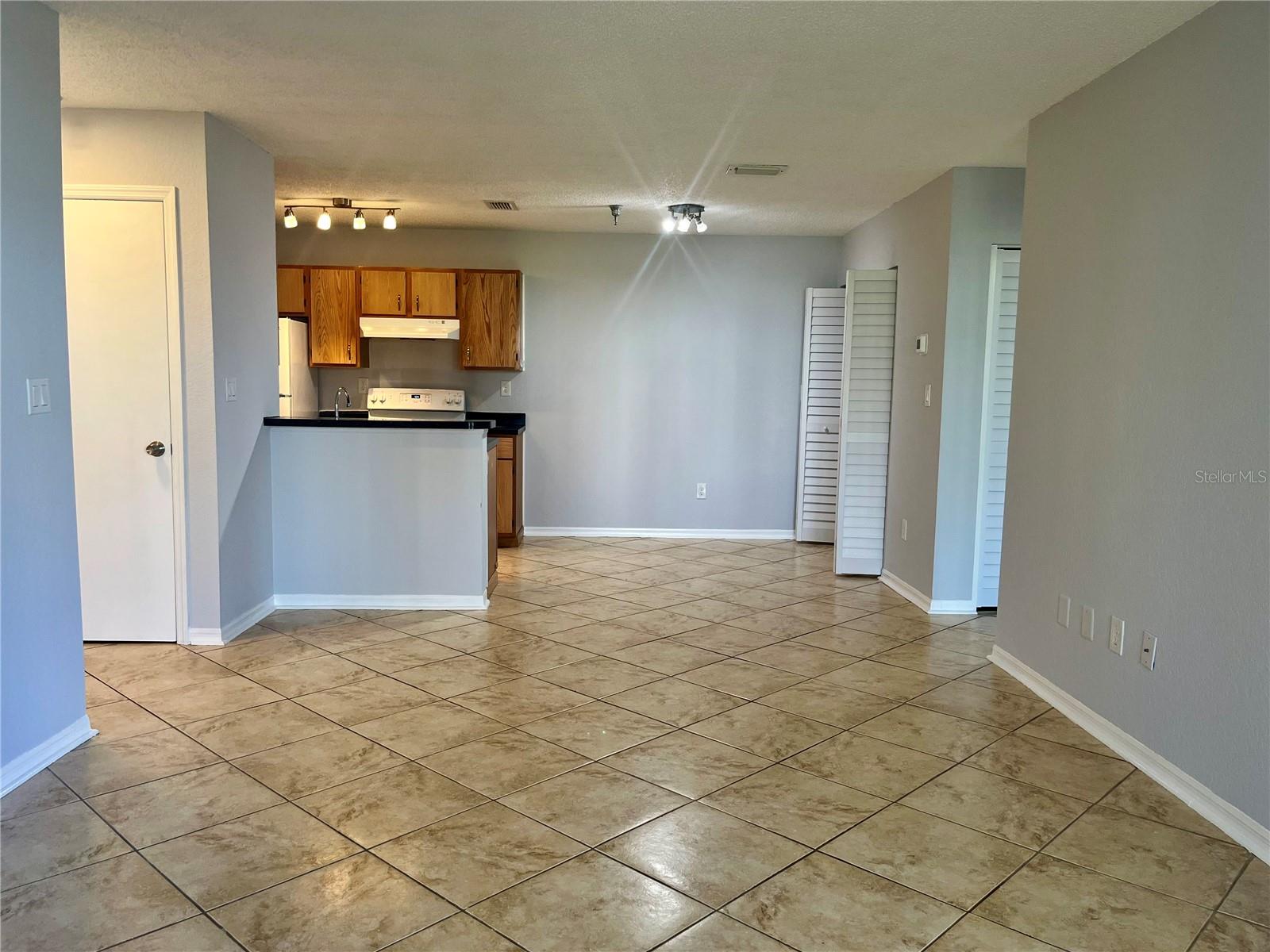 ITOPIA PRIVATE RESIDENCES CONDO - Residential Lease