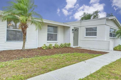 Single Family Residence in PORT CHARLOTTE FL 131 ADAMS COURT.jpg