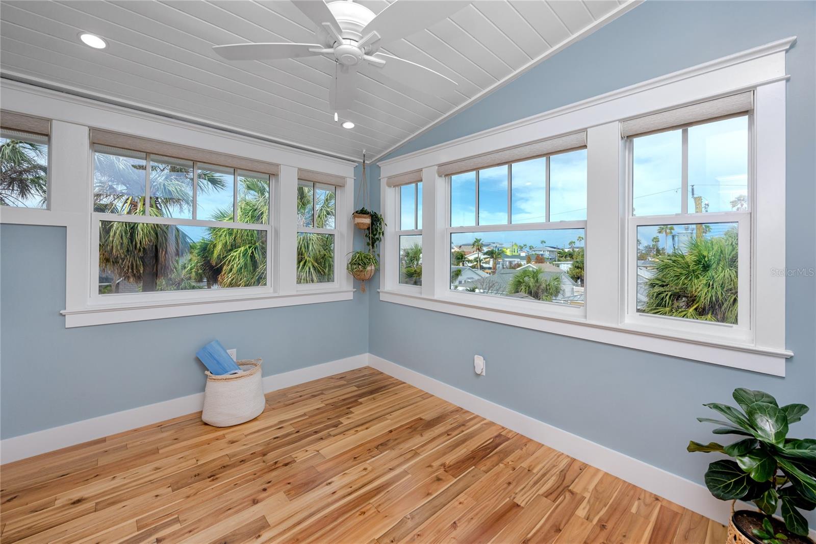 MOREY BEACH - Residential