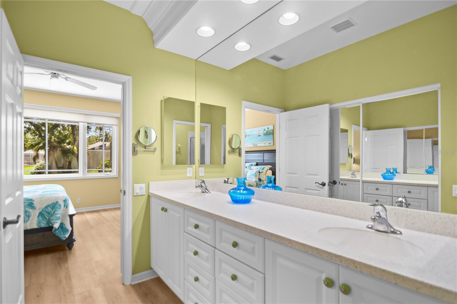 ROSEDALE 8 WESTBURY LAKES - Residential