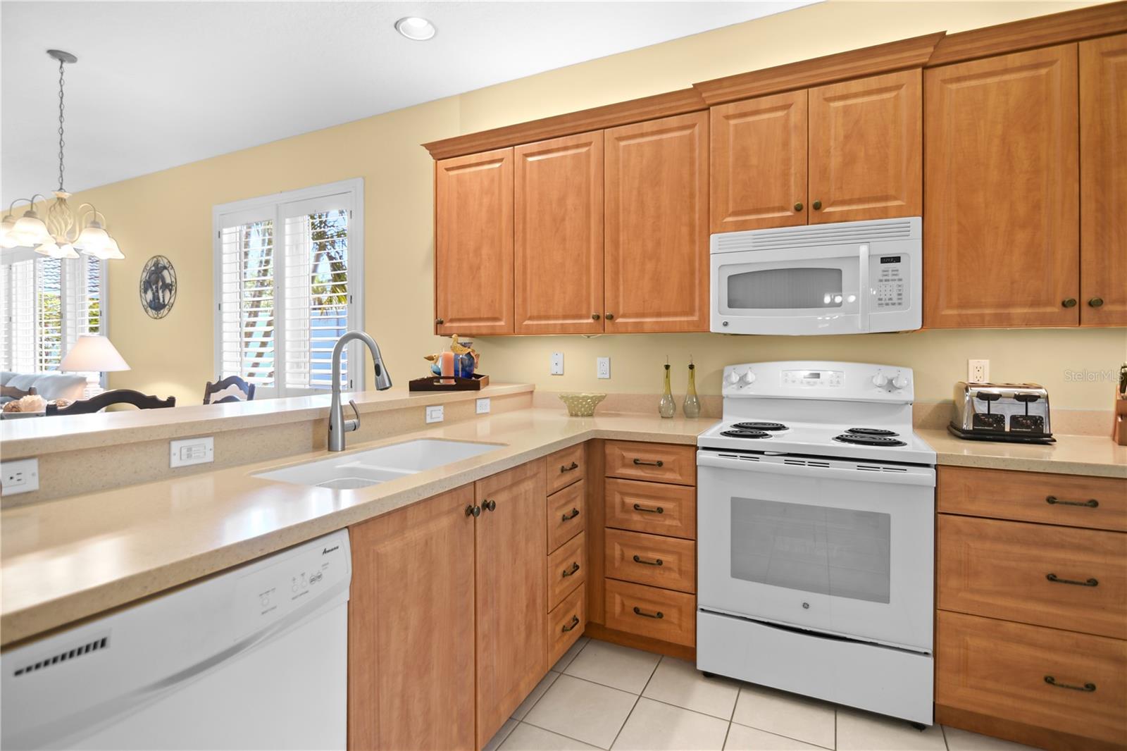 ROSEDALE 8 WESTBURY LAKES - Residential