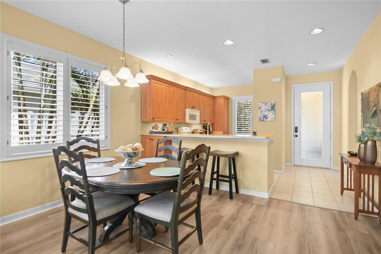 ROSEDALE 8 WESTBURY LAKES - Residential