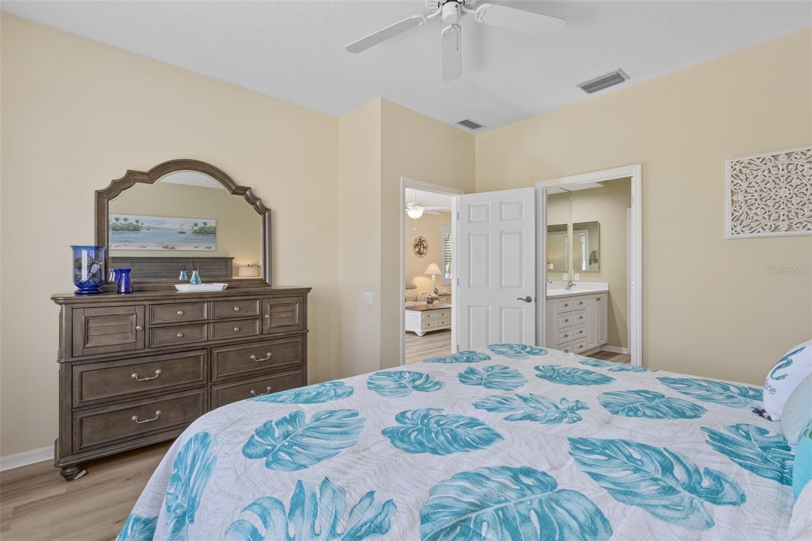 ROSEDALE 8 WESTBURY LAKES - Residential