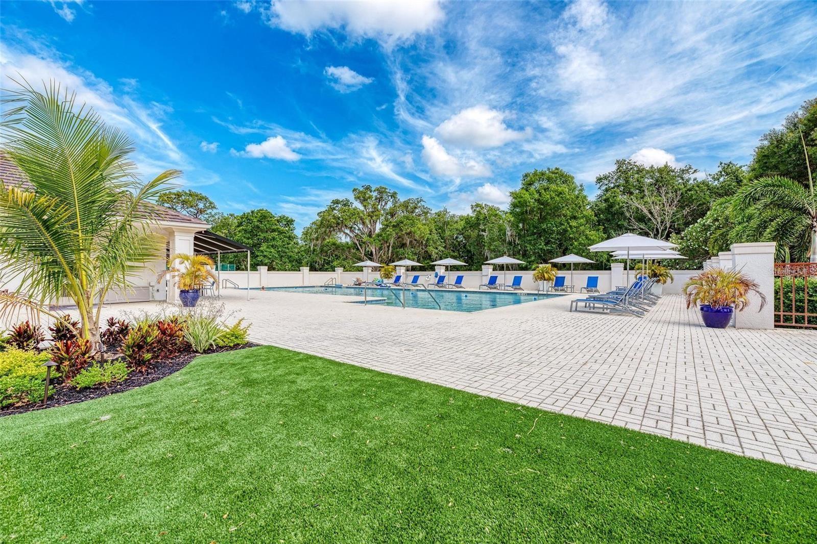 ROSEDALE 8 WESTBURY LAKES - Residential