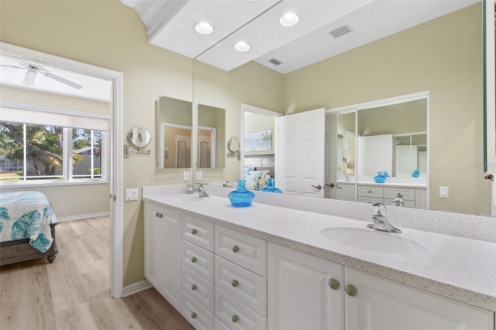 ROSEDALE 8 WESTBURY LAKES - Residential