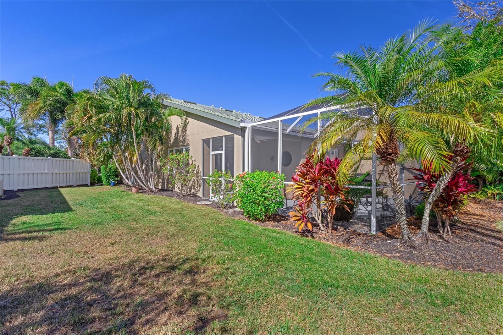 ROSEDALE 8 WESTBURY LAKES - Residential