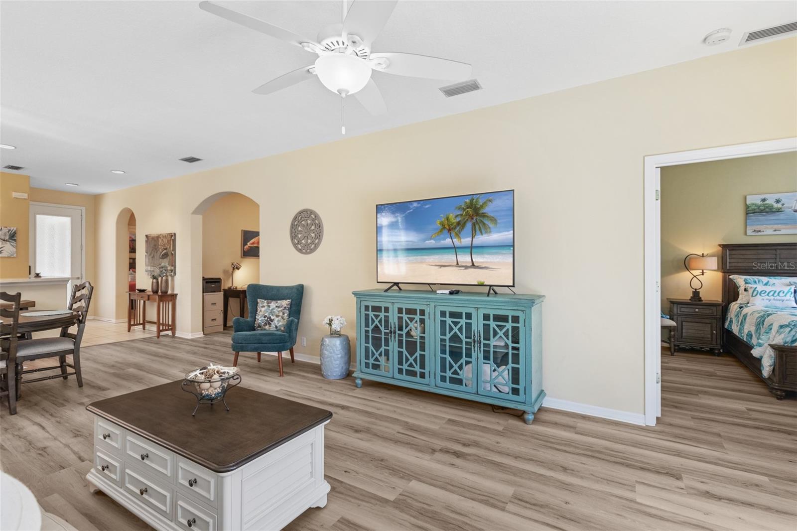 ROSEDALE 8 WESTBURY LAKES - Residential