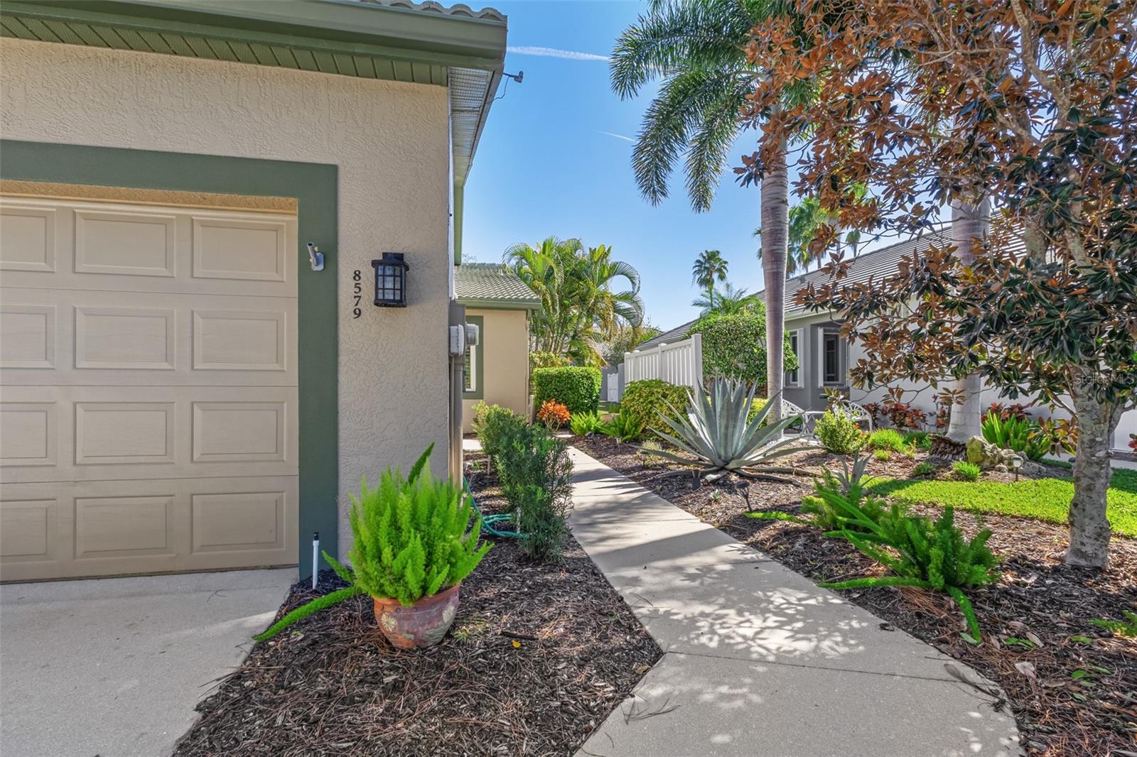 ROSEDALE 8 WESTBURY LAKES - Residential