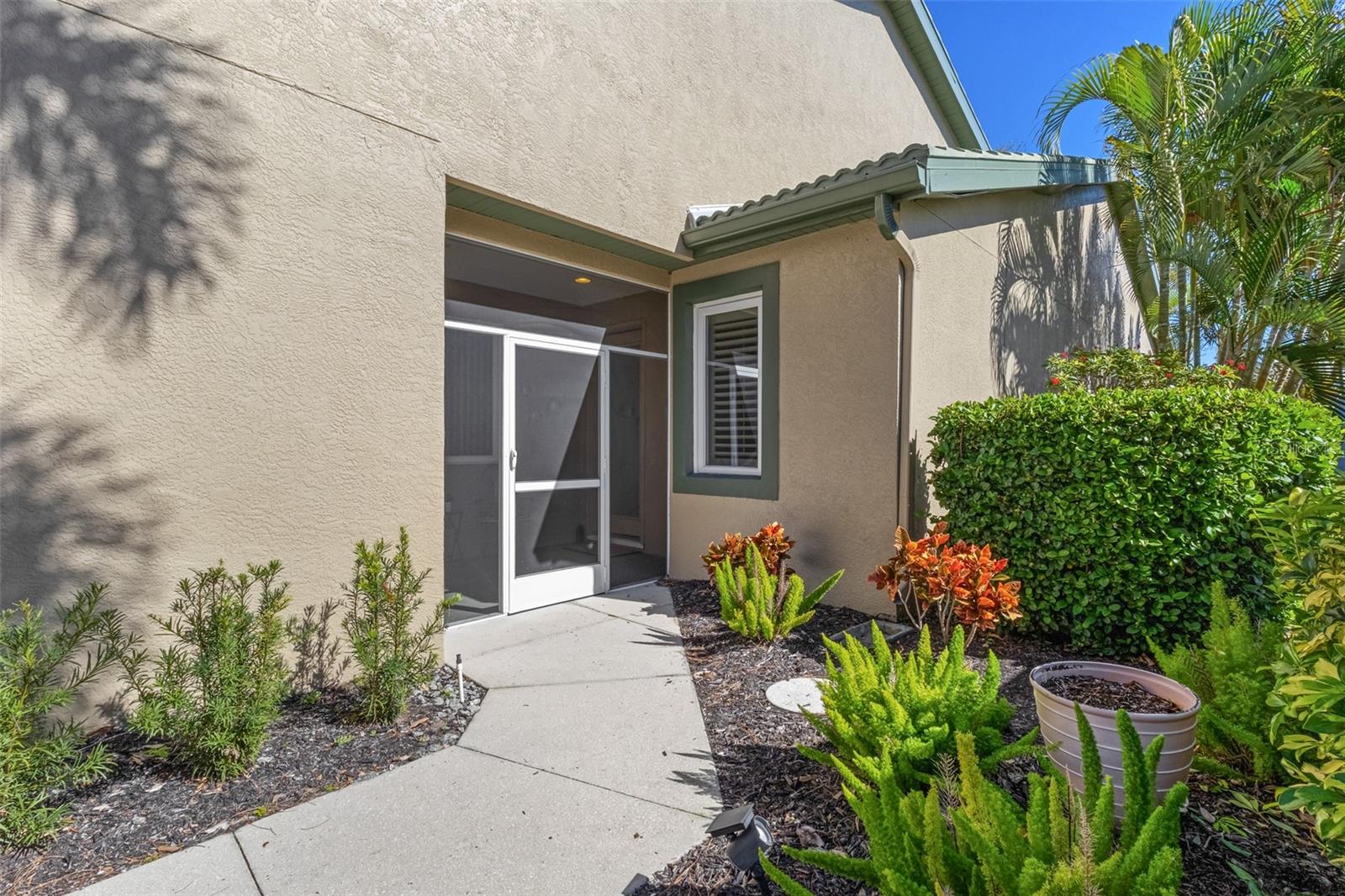 ROSEDALE 8 WESTBURY LAKES - Residential