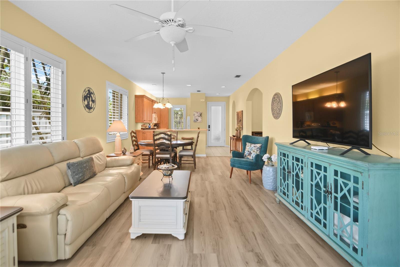 ROSEDALE 8 WESTBURY LAKES - Residential