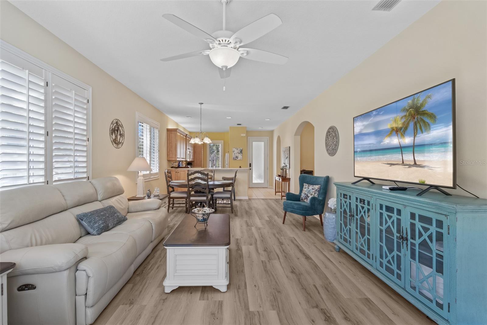 ROSEDALE 8 WESTBURY LAKES - Residential