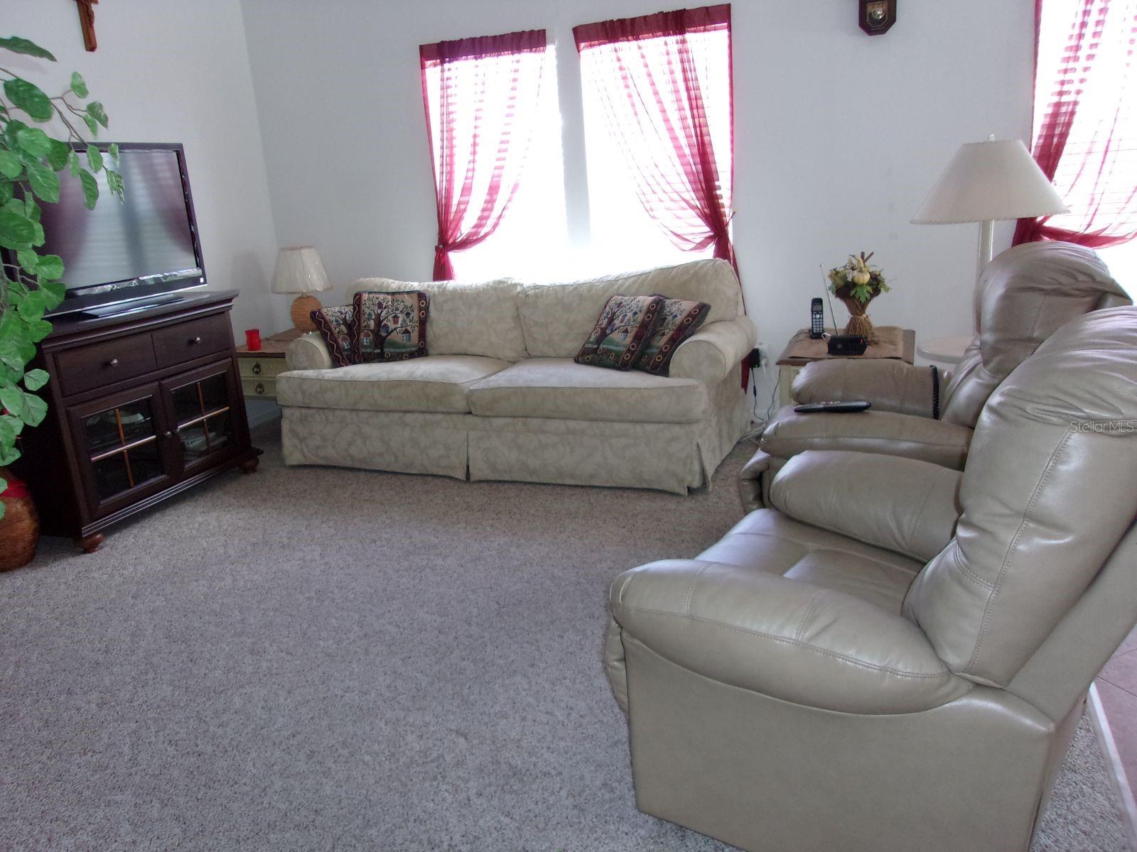 COUNTRY CLUB ESTATES - Residential