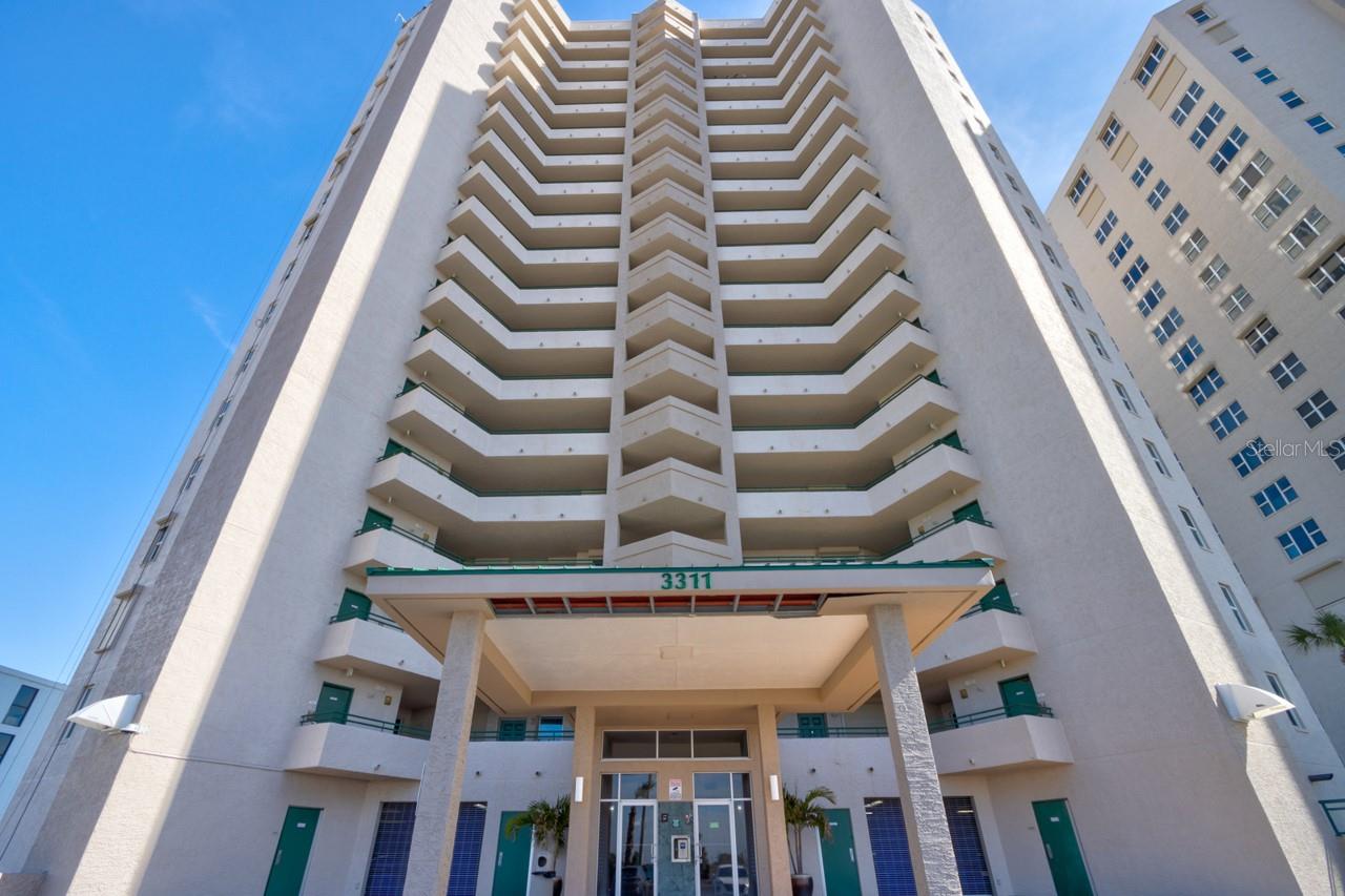 DIMUCCI TWIN TOWERS - Residential