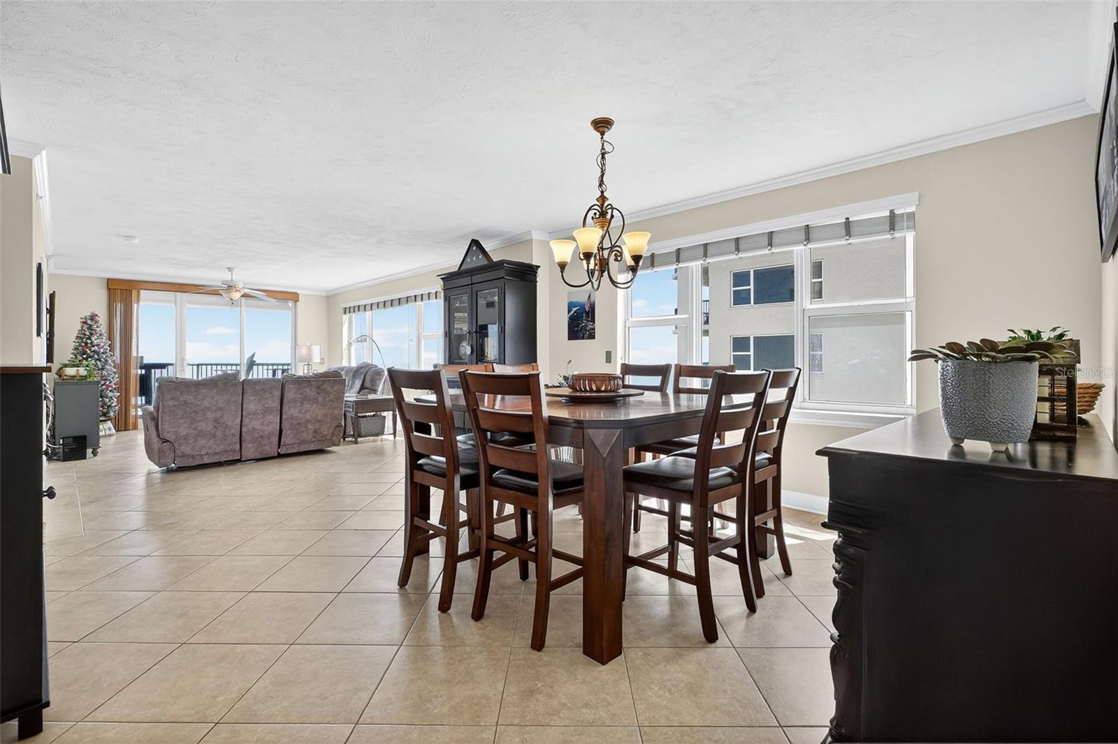 DIMUCCI TWIN TOWERS - Residential